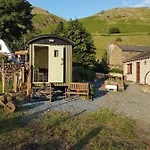 Shepherds Hut Dolly Wagon Keswick (Cumbria)
