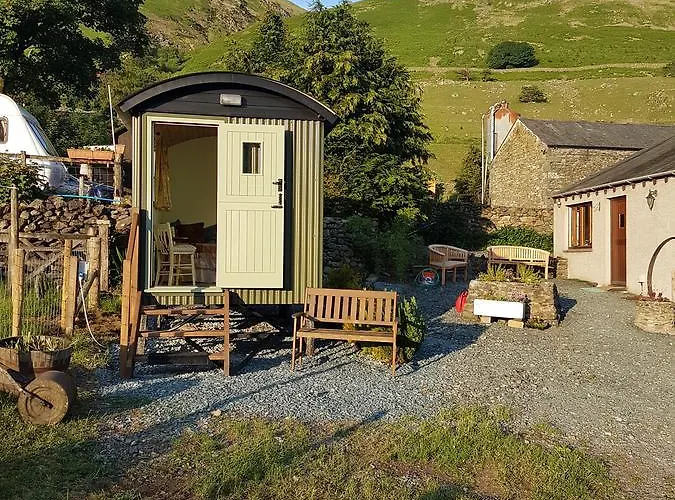 Shepherds Hut Dolly Wagon Keswick (Cumbria)