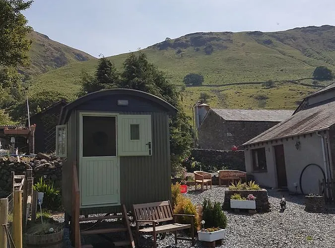 Shepherds Hut Dolly Wagon Keswick (Cumbria)